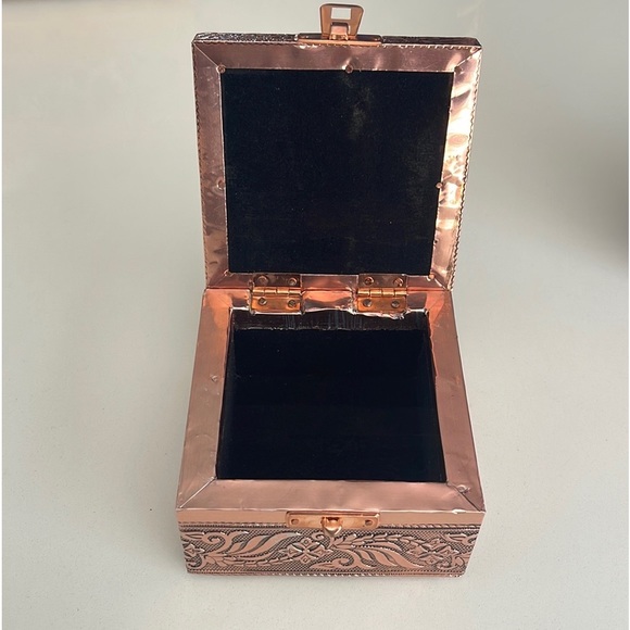 New Handcrafted In India Small Jewelry Box - Picture 9 of 12